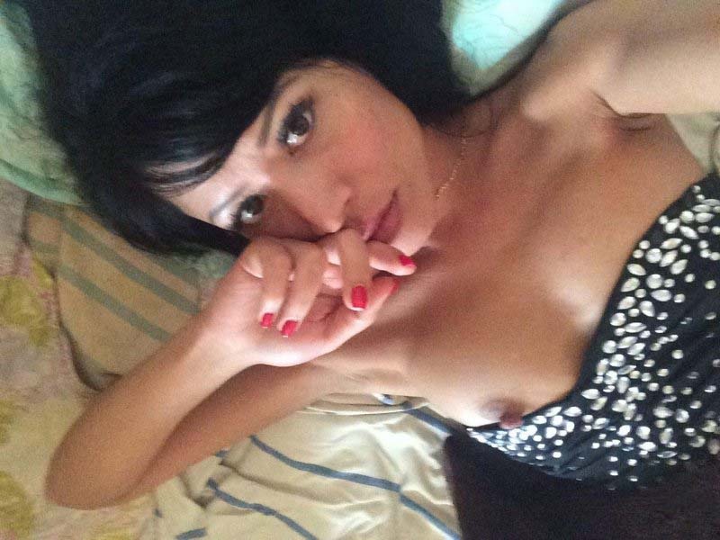 Ксю проститутка интим салон СПб у метро Электросила арт эскорт салон Санкт Петербург