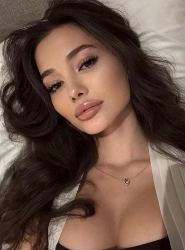 Вероника индивидуалка Питера у метро Василеостровская дешевые индивидуалки